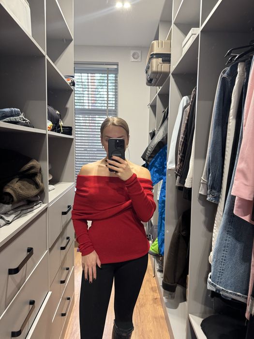 Червона кофта Zara з відкритими плечима
