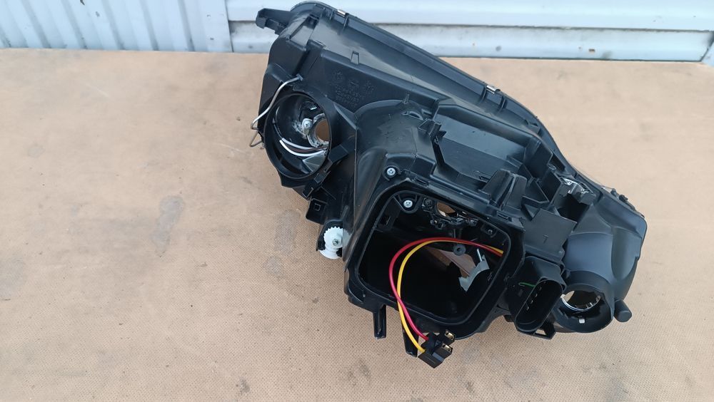 Vendo farol esquerdo de Audi A3 8P ano 2003/12