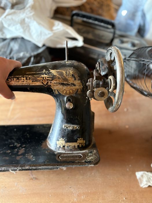 Старовинна машинка  для шиття
