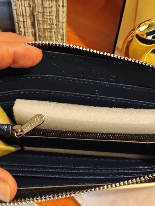 Porta moedas cartões notas etc Tous preto e perola