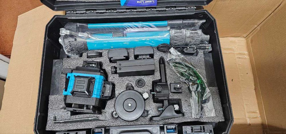 Лазерний рівень 4d  Makita + Тринога 100см