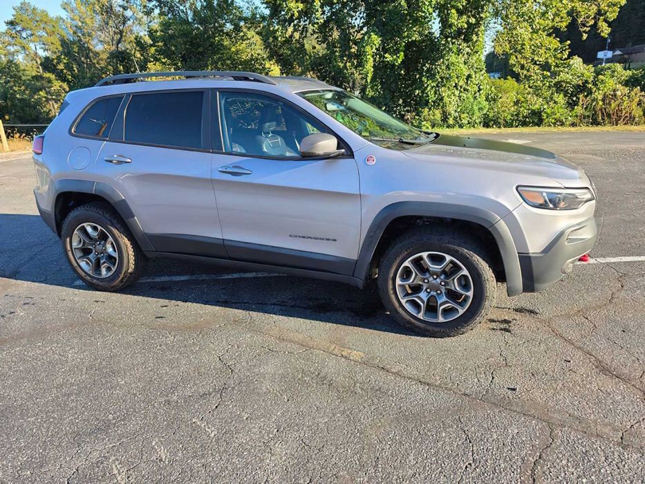 Jeep Cherokee Trailhawk      2020