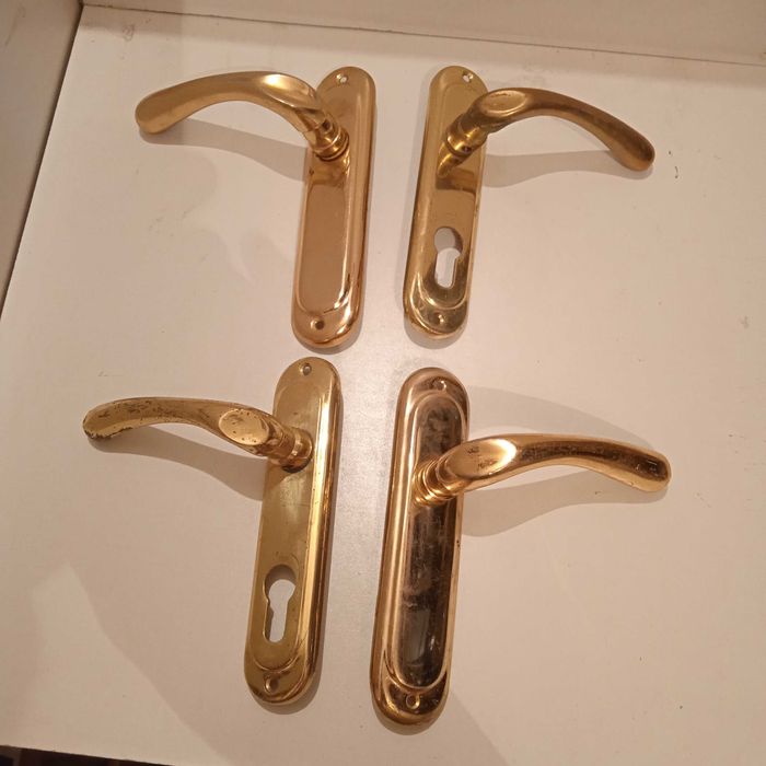 Латунные дверные ручки