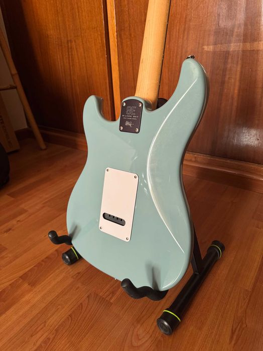 PRS SE Silver Sky