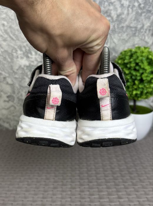 Nike Revolution 6 кроссовки 33 размер детские беговые черные