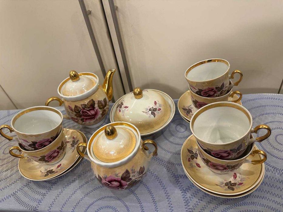 Продам фарфоровый чайный сервиз 6 персон 1й сорт ТОЛЬКО КИЕВ САМОВЫВОЗ