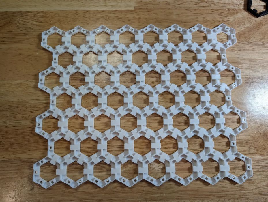 Bases Magnéticas Ligáveis para Jogos de Tabuleiro