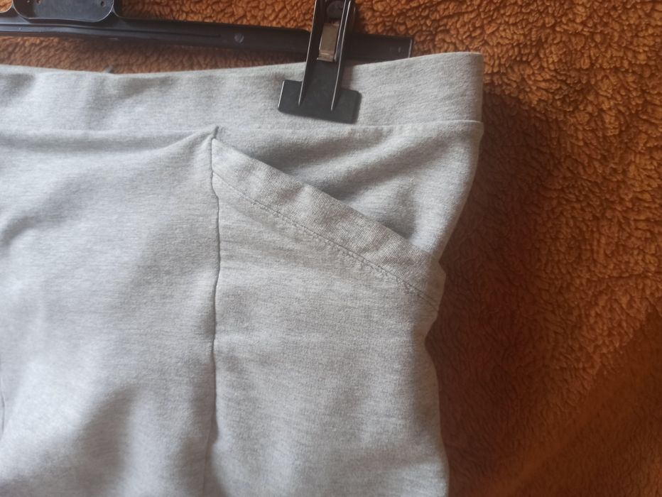 Szara spódnica diverse z kieszeniami