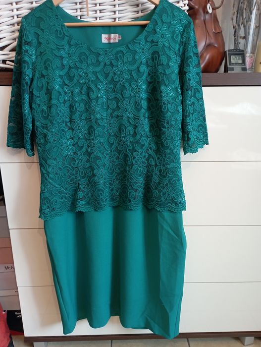 Sukienka koronkowa ModusS