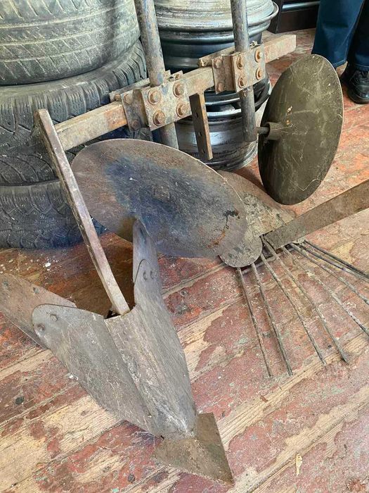 Продам мотоблок Зубр бензиновй