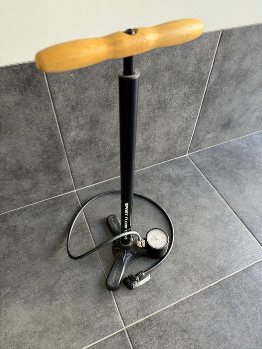 Bomba de pé Lezyne Sport Floor Drive 3.5 preto