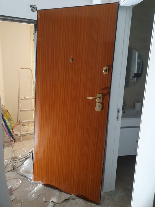 Porta blindada - perfeitas condições