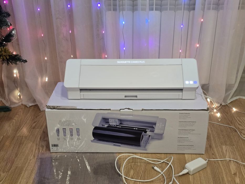 Плоттер Silhouette Cameo 4 Plus, для різки плівки, наклейки, Сілхует