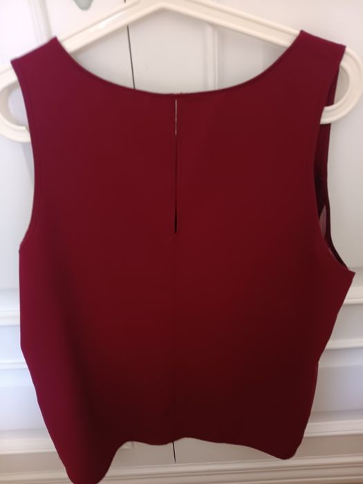 Top stradivarius tamanho XL bordeaux
Como novo serve bem como tamanho