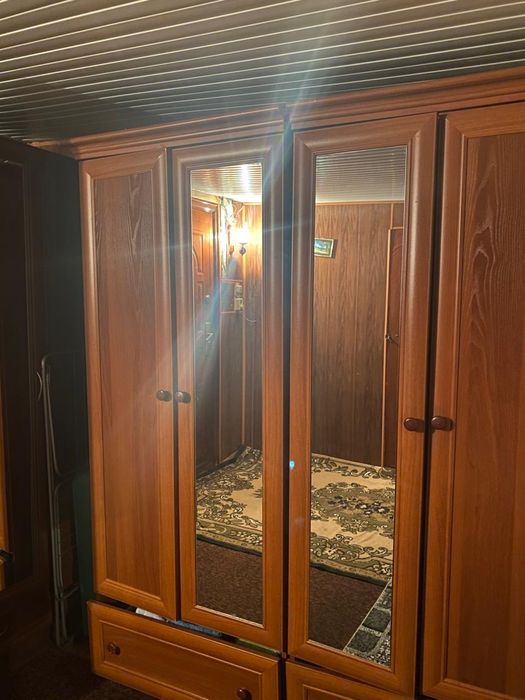 Продам шафу з двох частин