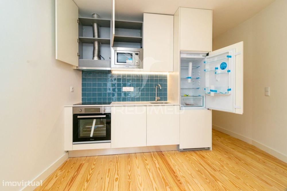Apartamento T1 NOVO com jardim junto ao rio Douro.