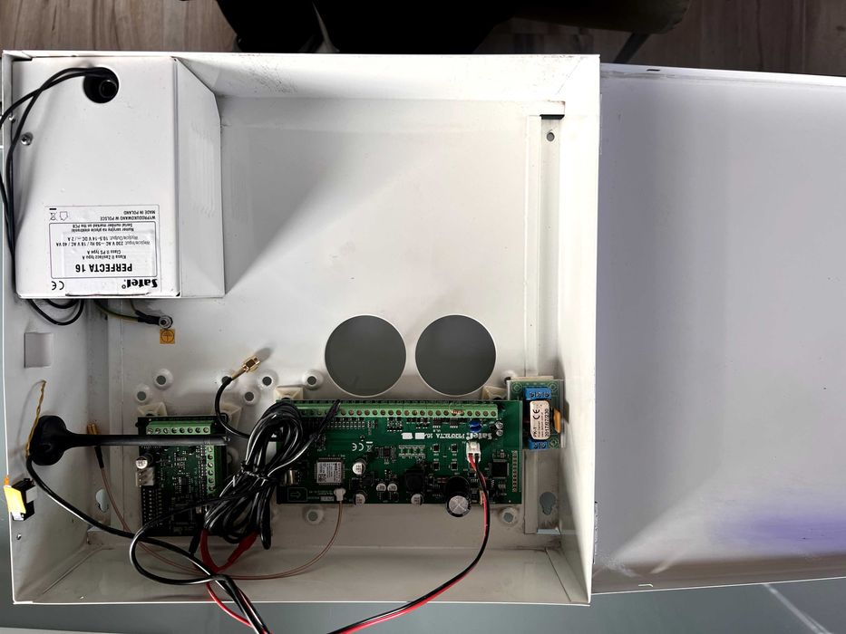 Alarm Satel Perfecta 16