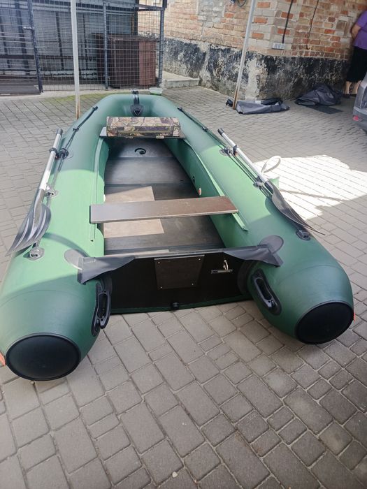Продам нову Колібрі КМ-330DL з човновим мотором Parsun T5.8BMС