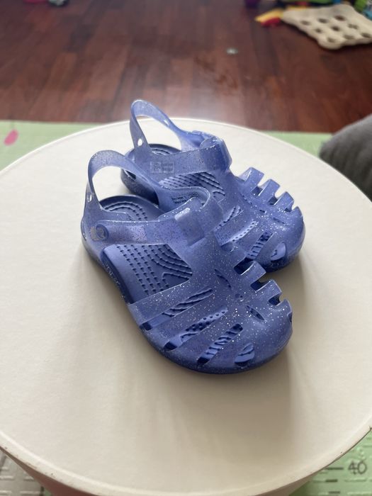 Босоніжки, сандалі crocs