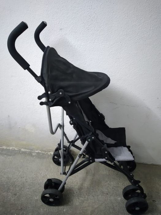 Carrinho de passeio, usado, em bom estado.