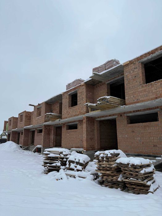 655$ за м2 Продаж таунхаусів БЕЗ КОМІСІЇ в Оброшине по вулиці Південна