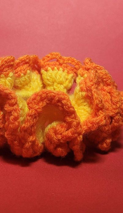 Scrunchie szydełkowa gumka do włosów