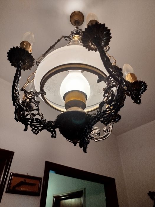 Candeeiro de teto antigo