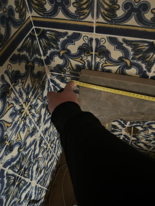 Pedra para banca de cozinha com torneira misturadora e duas pias