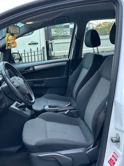 Opel Zafira b 2014r.