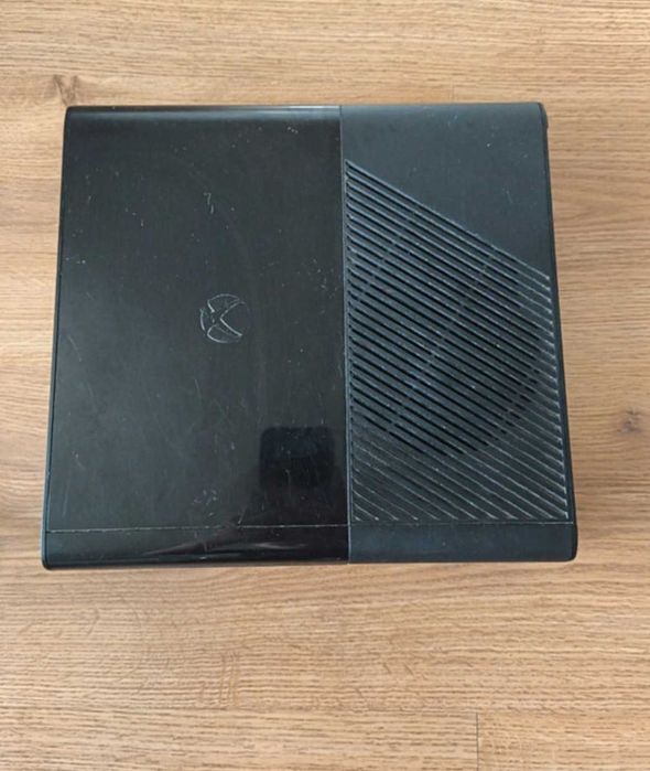 Xbox 360 +Kinect + pad