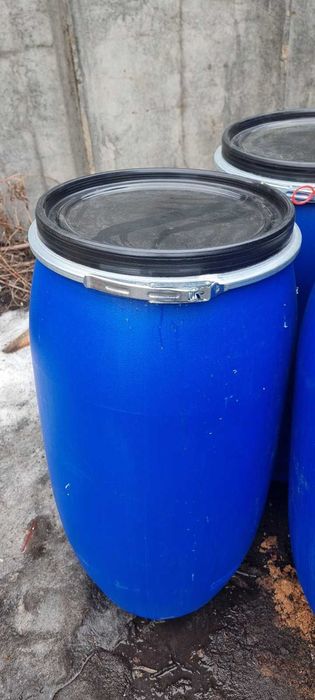 продам "БОЧКА" пластиковая пищевая б/у (140 литров)