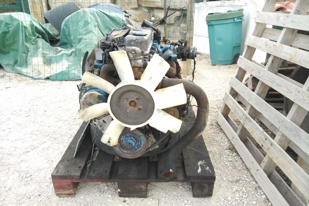 Motor Nissan SD22 2.2 diesel & caixa manual de 5 velocidades