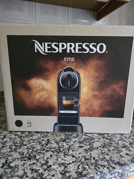 Máquina de café Nespresso Citiz nova com garantia
