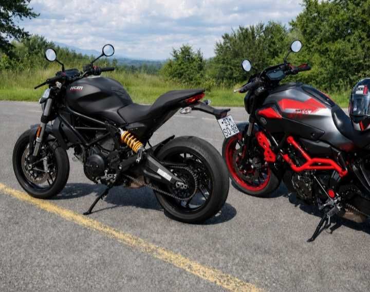 Vendo Mota Ducati Monster em excelente estado