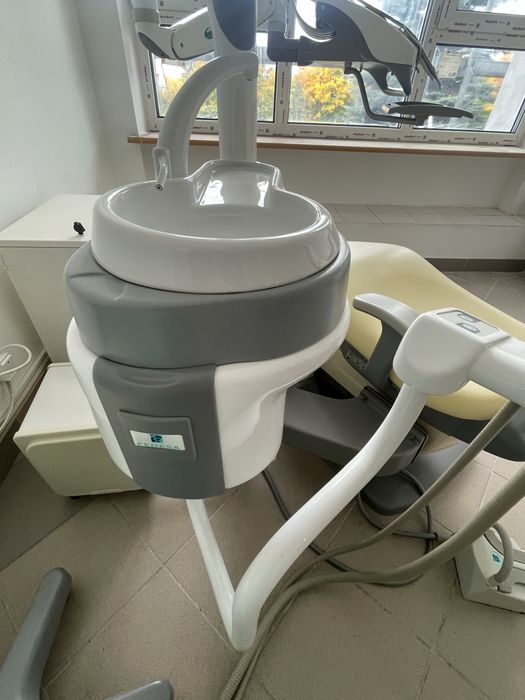 Fotel dentystyczny Fedesa plus kompresor komplet.