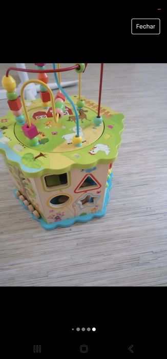 Brinquedo madeira cubo interativo