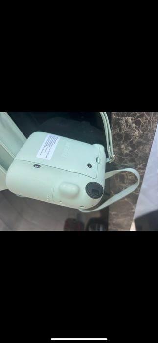 Aparat z etui Nowe Instax