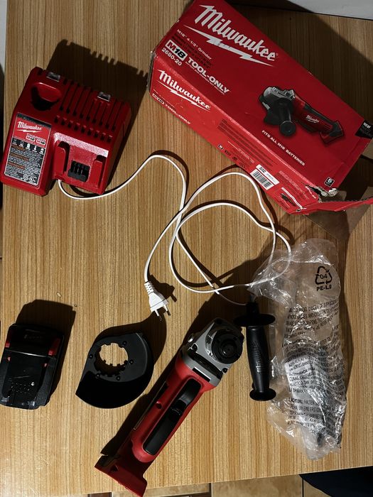 Szlifierka Milwaukee M18 ZESTAW