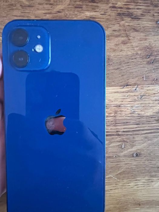 Продаю iPhone 12