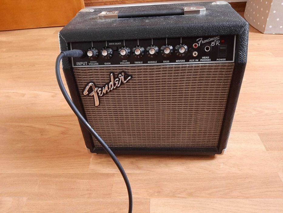 Fender Standard Stratocaster 2002 – Candy Apple Red (COMO NOVA)