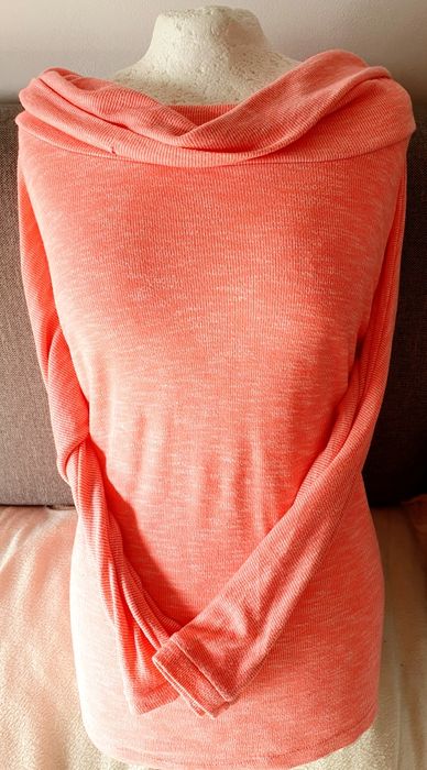 Komfortowy kobiecy sweterek bluzka bluza Golf wiskoza m 38 l 40 42xl