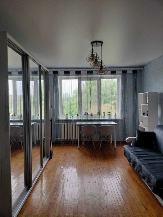 Продам трехкомнатную квартиру