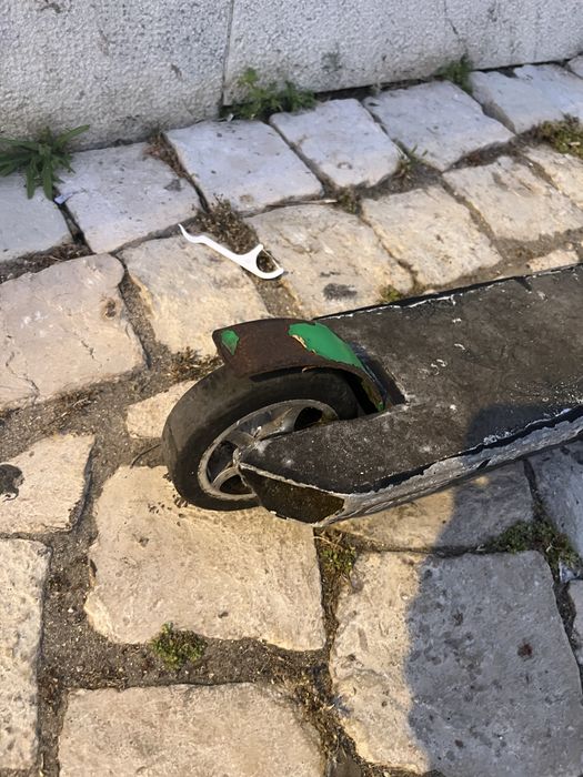 Trotinete em bom estado