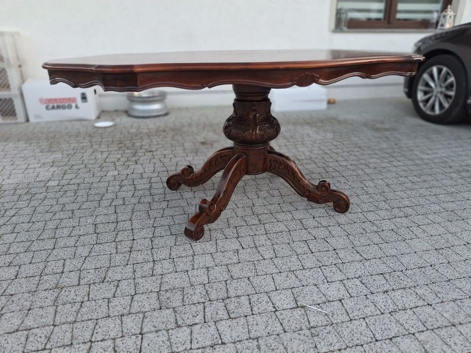 Stół antyczny w stylu Ludwik