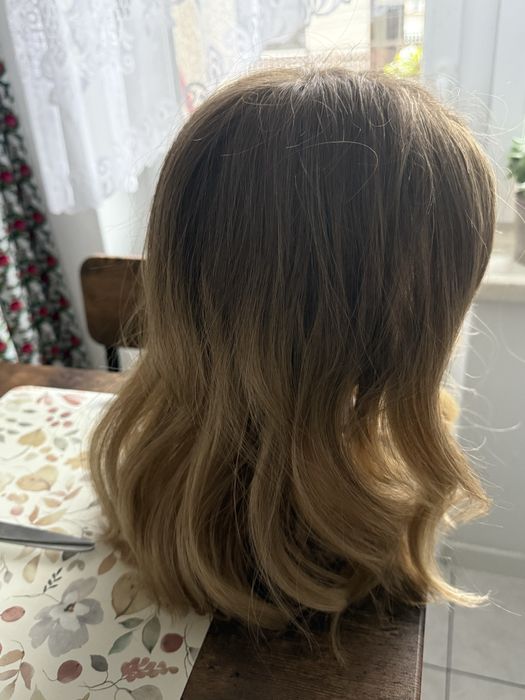 Peruka medyczna - można stylizować prostownicą lub lokowka