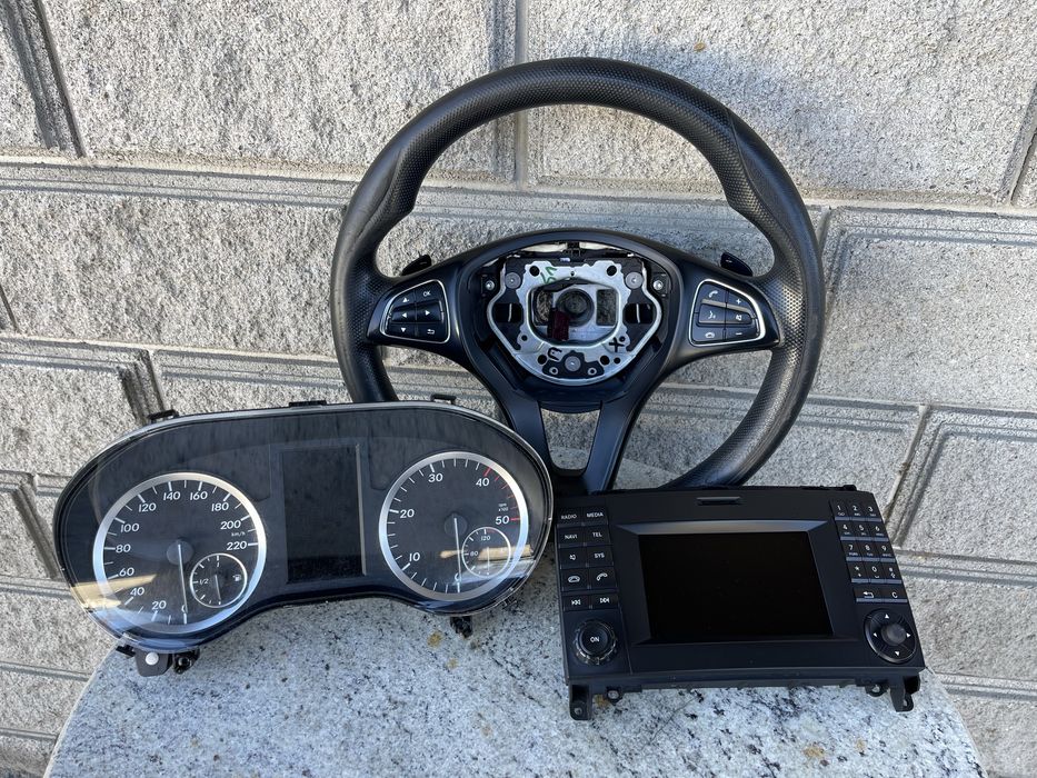 Руль панель приладів магнітола Mercedes Vito W447