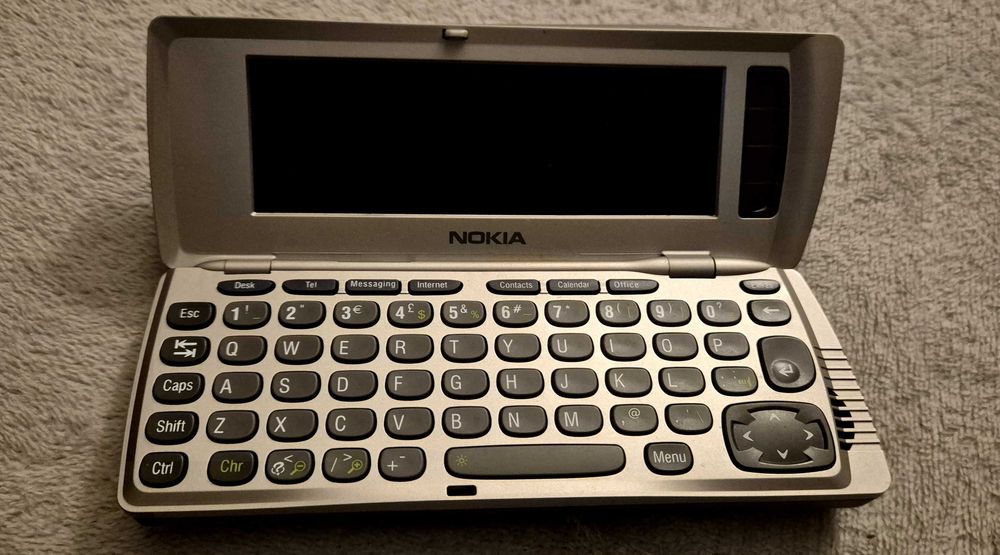 Klasyk telefonii komórkowej NOKIA 9210