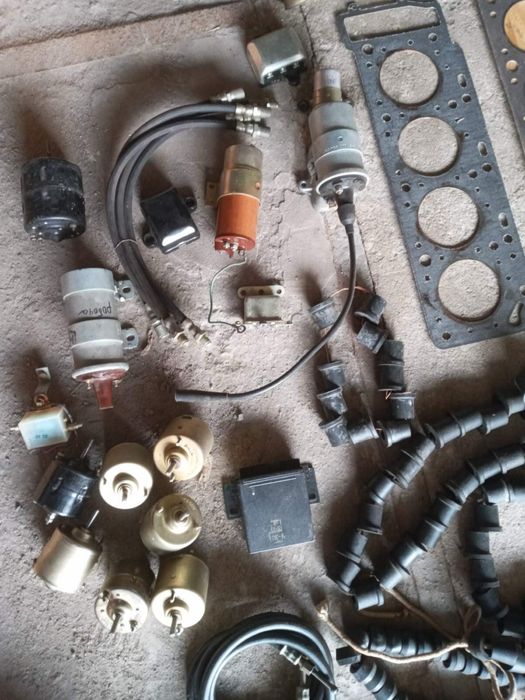 Запчастини до Москвича 2140