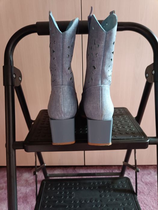 Botki dżinsowe na lato i jesień