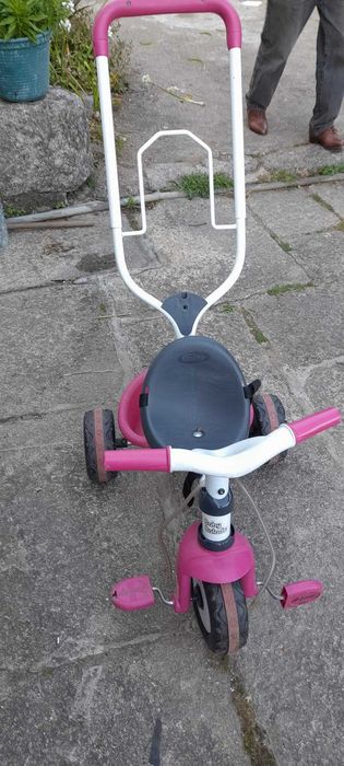 Triciclo menina com cinto